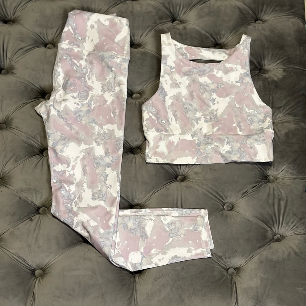 Savvi - work out set - brand new never worn